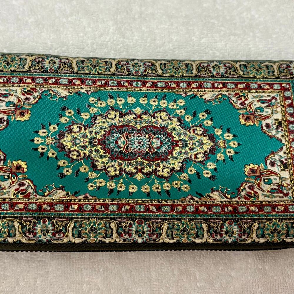12-pocket Patterned Wallet